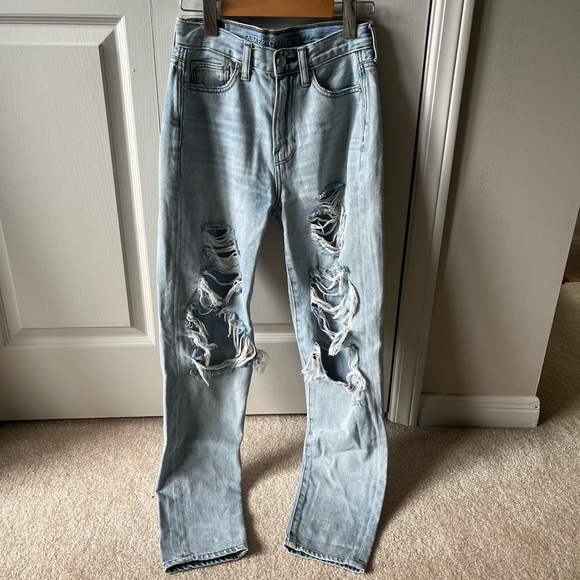 👖AE ripped mom jeans: - Picture 2 of 7